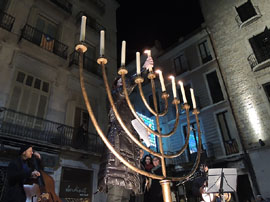 Encesa de les espelmes de Hanukk&agrave;