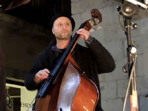 L'encesa de les llums de Hanukk&agrave; a la pla&ccedil;a del Vi