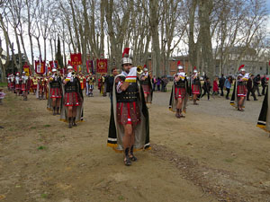 75&egrave; aniversari Associaci&oacute; de Jes&uacute;s Crucificat - Manaies de Girona. Vexillatio Gerundensis. Desfilada de 781 manaies pels carrers de Girona