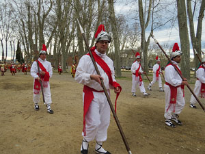 75&egrave; aniversari Associaci&oacute; de Jes&uacute;s Crucificat - Manaies de Girona. Vexillatio Gerundensis. Desfilada de 781 manaies pels carrers de Girona