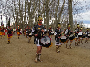 75&egrave; aniversari Associaci&oacute; de Jes&uacute;s Crucificat - Manaies de Girona. Vexillatio Gerundensis. Desfilada de 781 manaies pels carrers de Girona