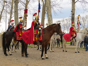 75&egrave; aniversari Associaci&oacute; de Jes&uacute;s Crucificat - Manaies de Girona. Vexillatio Gerundensis. Desfilada de 781 manaies pels carrers de Girona