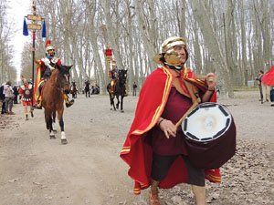 75&egrave; aniversari Associaci&oacute; de Jes&uacute;s Crucificat - Manaies de Girona. Vexillatio Gerundensis. Desfilada de 781 manaies pels carrers de Girona