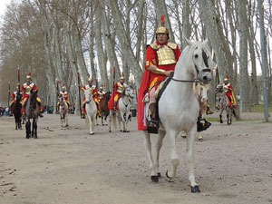 75&egrave; aniversari Associaci&oacute; de Jes&uacute;s Crucificat - Manaies de Girona. Vexillatio Gerundensis. Desfilada de 781 manaies pels carrers de Girona