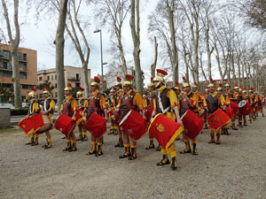 75&egrave; aniversari Associaci&oacute; de Jes&uacute;s Crucificat - Manaies de Girona. Vexillatio Gerundensis. Desfilada de 781 manaies pels carrers de Girona