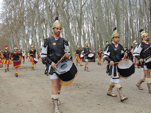 75&egrave; aniversari Associaci&oacute; de Jes&uacute;s Crucificat - Manaies de Girona. Vexillatio Gerundensis. Desfilada de 781 manaies pels carrers de Girona