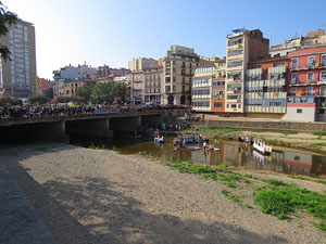 Fires de Sant Narc&iacute;s 2013. 2a. Baixada d'andr&ograve;mines pel riu Onyar del segle XXI