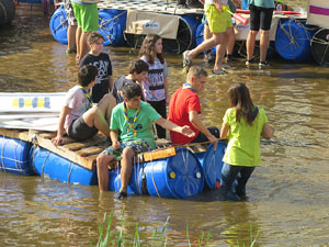 Fires de Sant Narc&iacute;s 2013. 2a. Baixada d'andr&ograve;mines pel riu Onyar del segle XXI