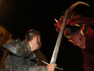 Fires de Girona 2014. Espectacle la bella i les b&egrave;sties, a c&agrave;rrec de Carros de Foc