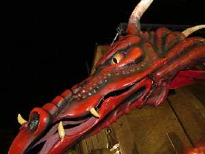 Fires de Girona 2014. Espectacle la bella i les b&egrave;sties, a c&agrave;rrec de Carros de Foc