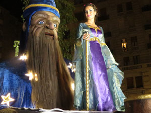 Fires de Girona 2014. Espectacle la bella i les b&egrave;sties, a c&agrave;rrec de Carros de Foc