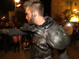 Fires de Girona 2014. Espectacle la bella i les b&egrave;sties, a c&agrave;rrec de Carros de Foc