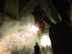 Fires de Girona 2014. Presentaci&oacute; de la Mula Baba amb la Girona Marxing Band