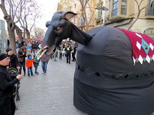 Girona10. Cercavila amb Girona Marxing Band i la Mula Baba