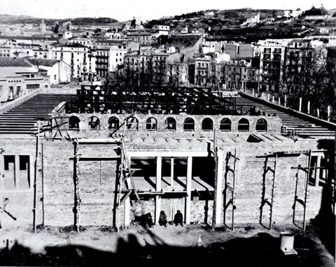 El Mercat del Lleó durant la seva construcció
