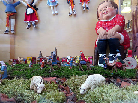 Nadal 2014 a Girona. Pessebres a les botigues