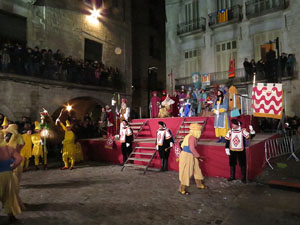 La Cavalcada de Reis 2015. Arribada a la plaça del Vi i rebuda de l'alcalde