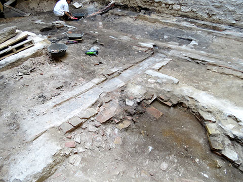 Les excavacions a l'edifici del carrer Ciutadans 10