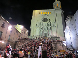 Diada Nacional 2015. Concert a les escales de la Catedral