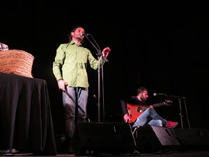 Diada Nacional 2015. Concert a les escales de la Catedral