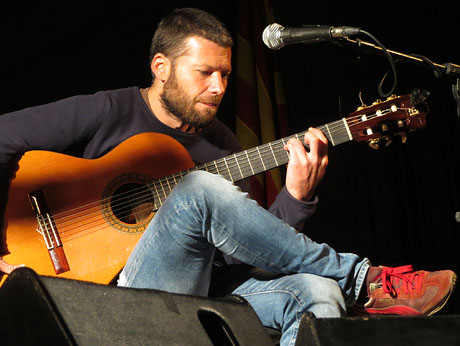 Diada Nacional 2015. Concert a les escales de la Catedral