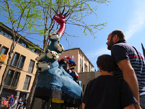 Festes de Primavera de Girona 2015. Cercavila amb el Tarlà