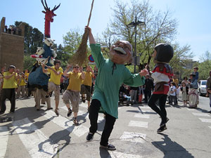 Festes de Primavera de Girona 2015. Cercavila amb el Tarl&agrave;
