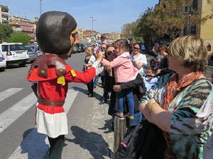 Festes de Primavera de Girona 2015. Cercavila amb el Tarl&agrave;