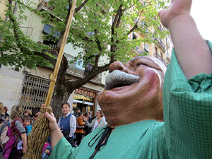Festes de Primavera de Girona 2015. Cercavila amb el Tarl&agrave;