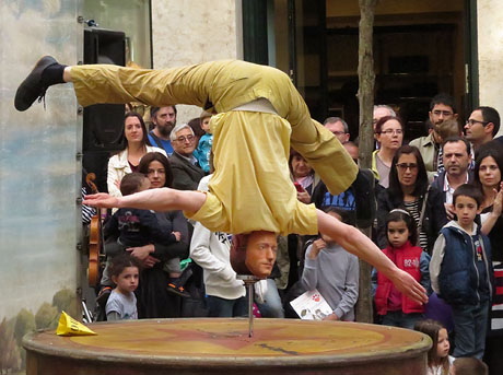 Festes de Primavera de Girona 2015. Espectacle Roda món