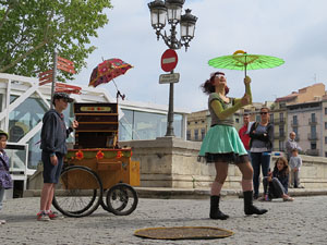 Festes de Primavera de Girona 2015. Espectacle Miss Umbrel·la