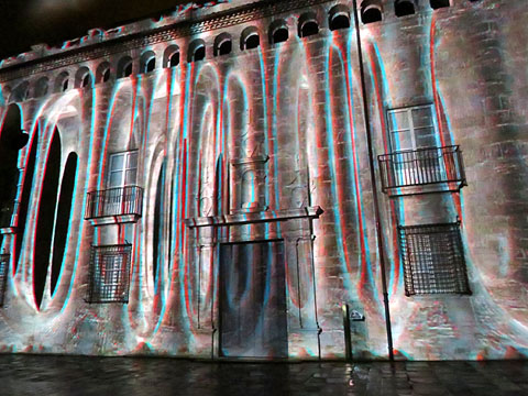 Projecci&oacute; inaugural a la fa&ccedil;ana de l'antic Hospital de Santa Caterina