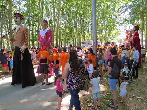 Inici de la primera cercavila dels gegants de l'Esquerra del Ter