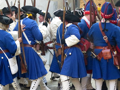 Girona resisteix! Jornades de recreaci&oacute; hist&ograve;rica de la Guerra de Successi&oacute;. Combat al carrer Rocabert&iacute;