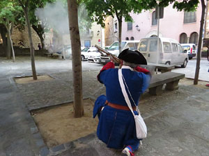 Girona resisteix! Jornades de recreaci&oacute; hist&ograve;rica de la Guerra de Successi&oacute;. Combat als carrers Bellmirall - Alemanys