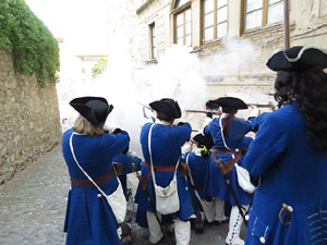 Girona resisteix! Jornades de recreaci&oacute; hist&ograve;rica de la Guerra de Successi&oacute;. Combat als carrers Bellmirall - Alemanys