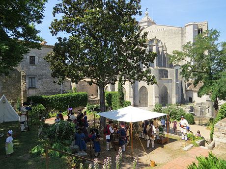 Girona resisteix! Jornades de recreaci&oacute; hist&ograve;rica de la Guerra de Successi&oacute;. El campament borb&ograve;nic