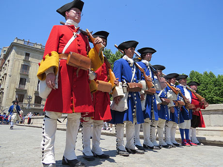 Girona resisteix! Jornades de recreaci&oacute; hist&ograve;rica de la Guerra de Successi&oacute;. Escaramussa al Pont de Pedra