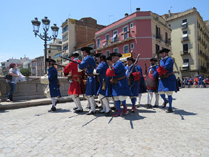 Girona resisteix! Jornades de recreaci&oacute; hist&ograve;rica de la Guerra de Successi&oacute;. Escaramussa al Pont de Pedra
