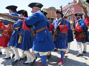 Girona resisteix! Jornades de recreaci&oacute; hist&ograve;rica de la Guerra de Successi&oacute;. Escaramussa al Pont de Pedra