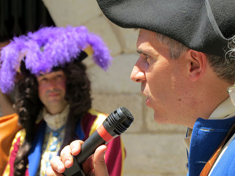 Girona resisteix! Jornades de recreaci&oacute; hist&ograve;rica de la Guerra de Successi&oacute;. Presentaci&oacute; dels grups i jura de bandera