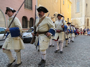 Girona resisteix! Jornades de recreaci&oacute; hist&ograve;rica de la Guerra de Successi&oacute;. Combat a la bretxa de la muralla