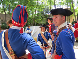 Girona resisteix! Jornades de recreaci&oacute; hist&ograve;rica de la Guerra de Successi&oacute;. Trobada i inici de la desfilada