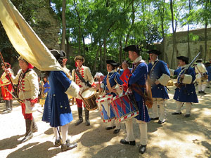 Girona resisteix! Jornades de recreaci&oacute; hist&ograve;rica de la Guerra de Successi&oacute;. Trobada i inici de la desfilada