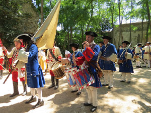 Girona resisteix! Jornades de recreaci&oacute; hist&ograve;rica de la Guerra de Successi&oacute;. Trobada i inici de la desfilada