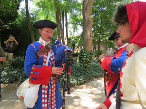 Girona resisteix! Jornades de recreaci&oacute; hist&ograve;rica de la Guerra de Successi&oacute;. Trobada i inici de la desfilada