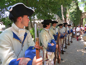Girona resisteix! Jornades de recreaci&oacute; hist&ograve;rica de la Guerra de Successi&oacute;. Trobada i inici de la desfilada