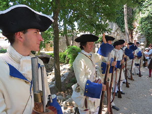 Girona resisteix! Jornades de recreaci&oacute; hist&ograve;rica de la Guerra de Successi&oacute;. Trobada i inici de la desfilada