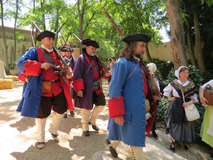 Girona resisteix! Jornades de recreaci&oacute; hist&ograve;rica de la Guerra de Successi&oacute;. Trobada i inici de la desfilada