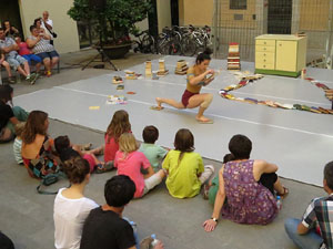 Festival inund'ART 2015. Espectacle Irakurriz, de Shakti Olaizola